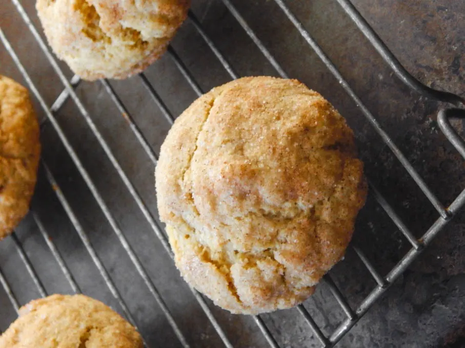 Snickerdoodle cooling on wire rack up close