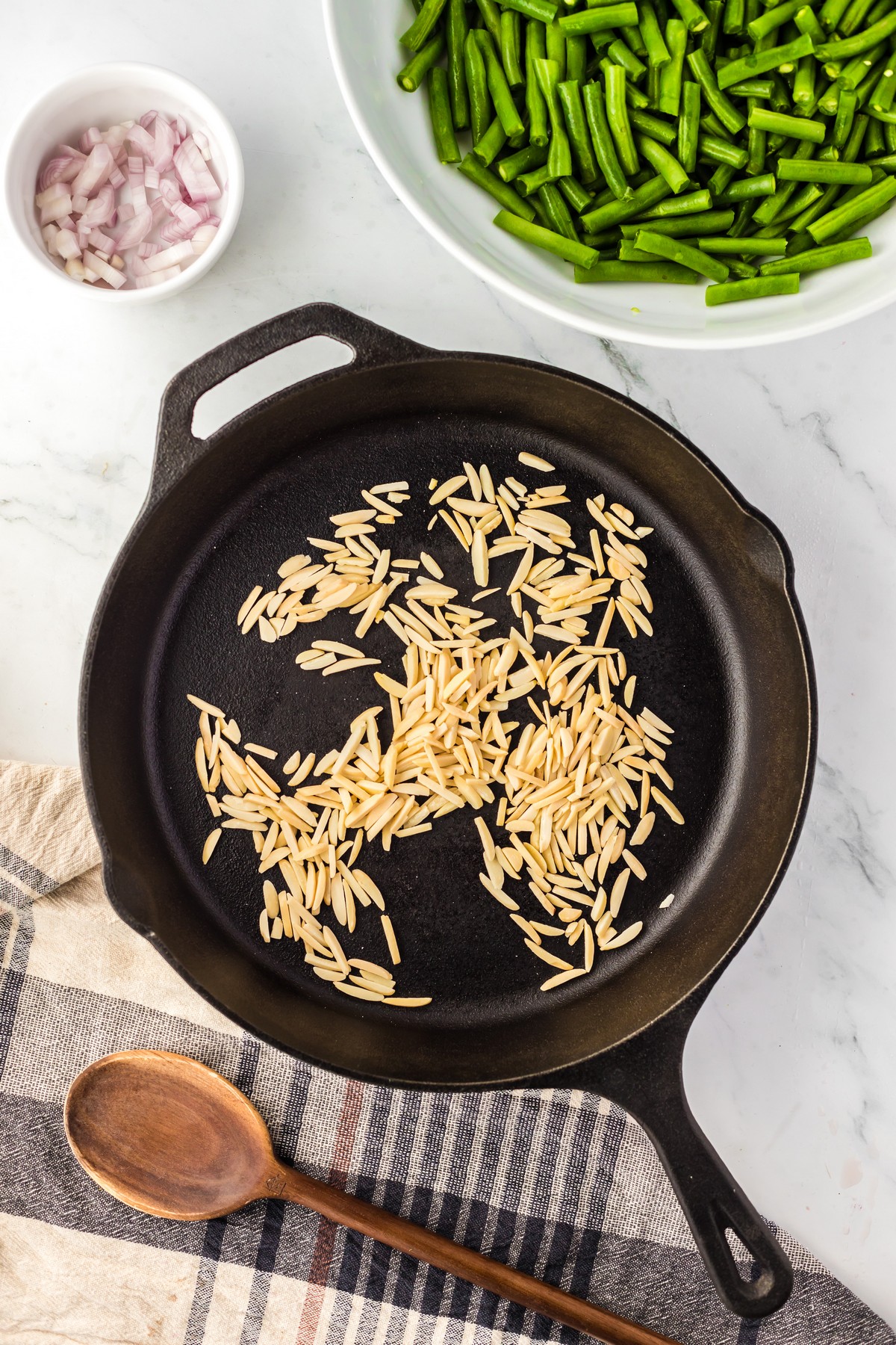 toasting slivered almonds in cast iron skillet