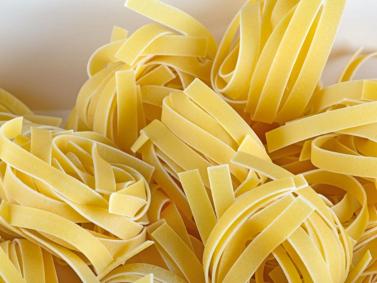 Dried linguine noodles