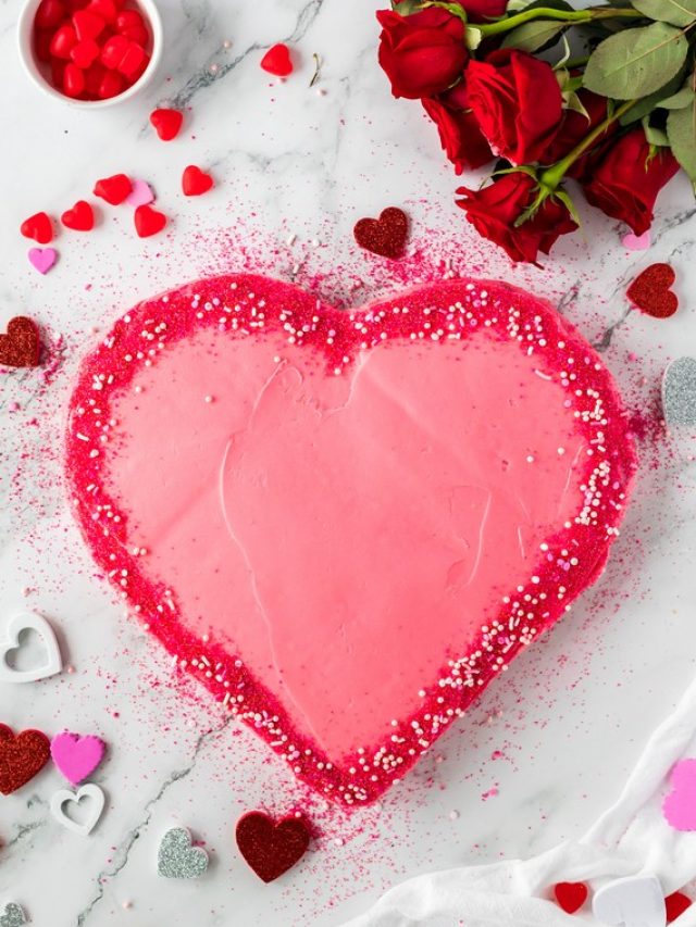 How to Make a Heart-Shaped Cake