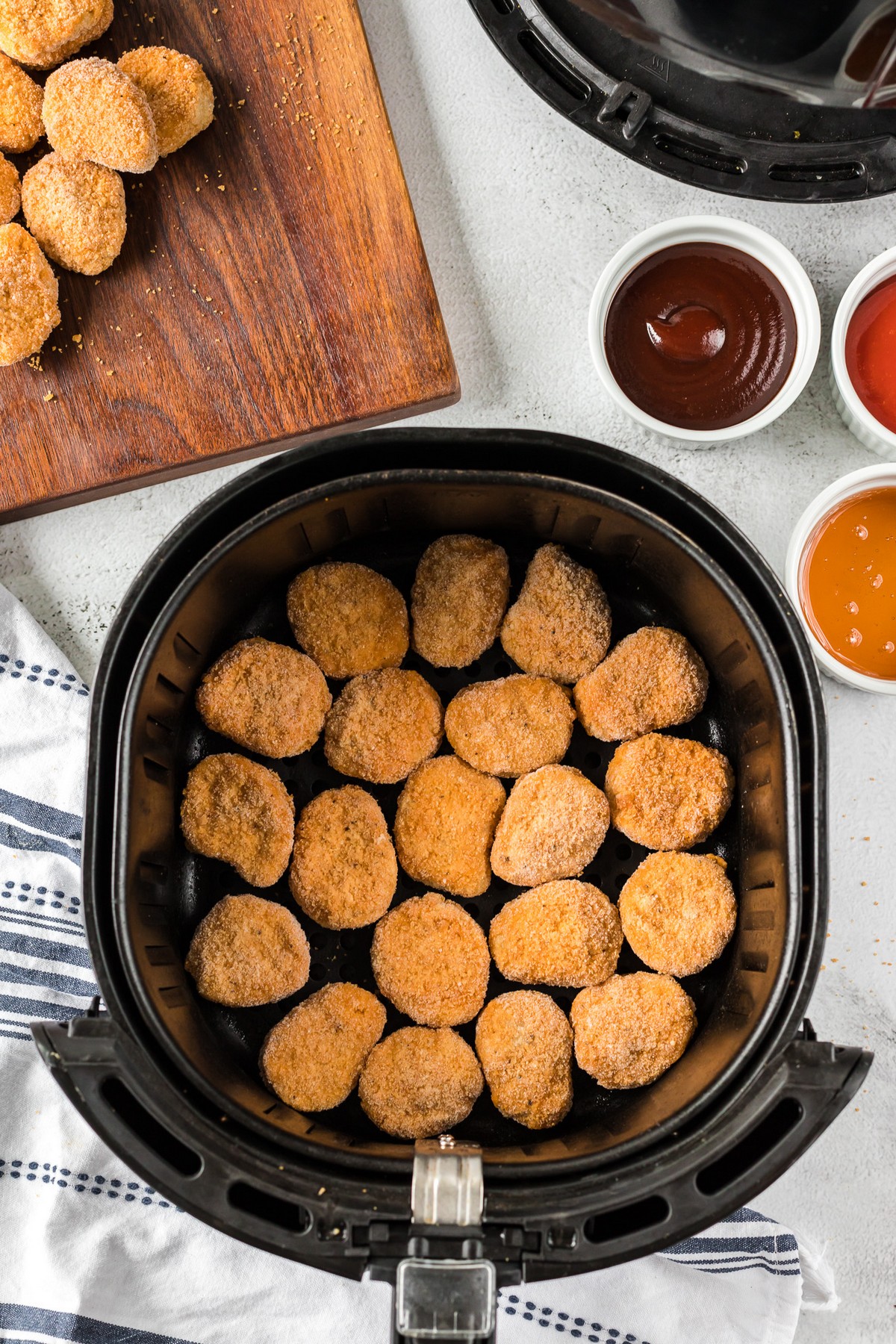 frozen chicken nuggets in air fryer basket