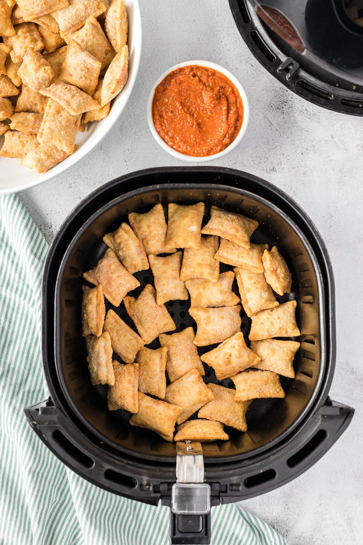 air fryer of pizza rolls