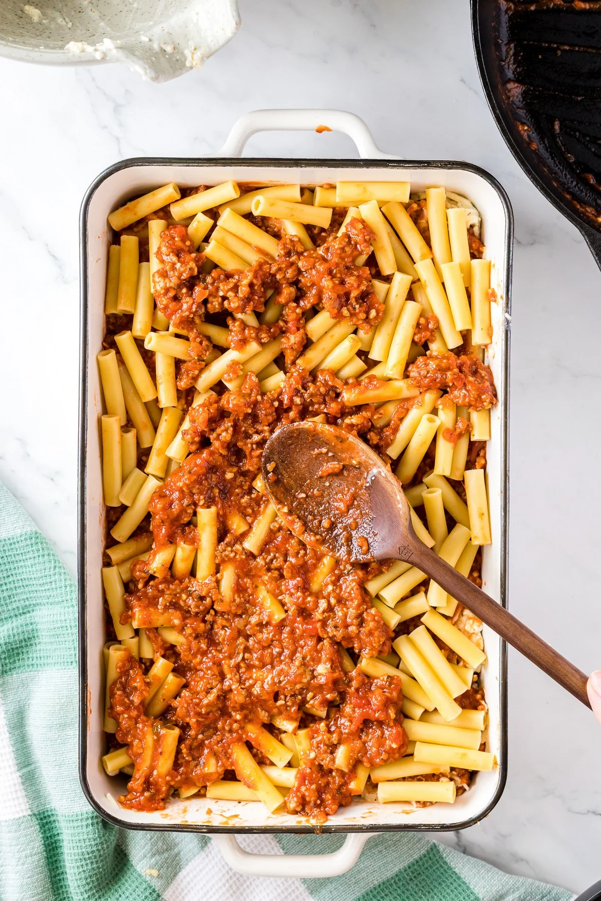 layering baked ziti