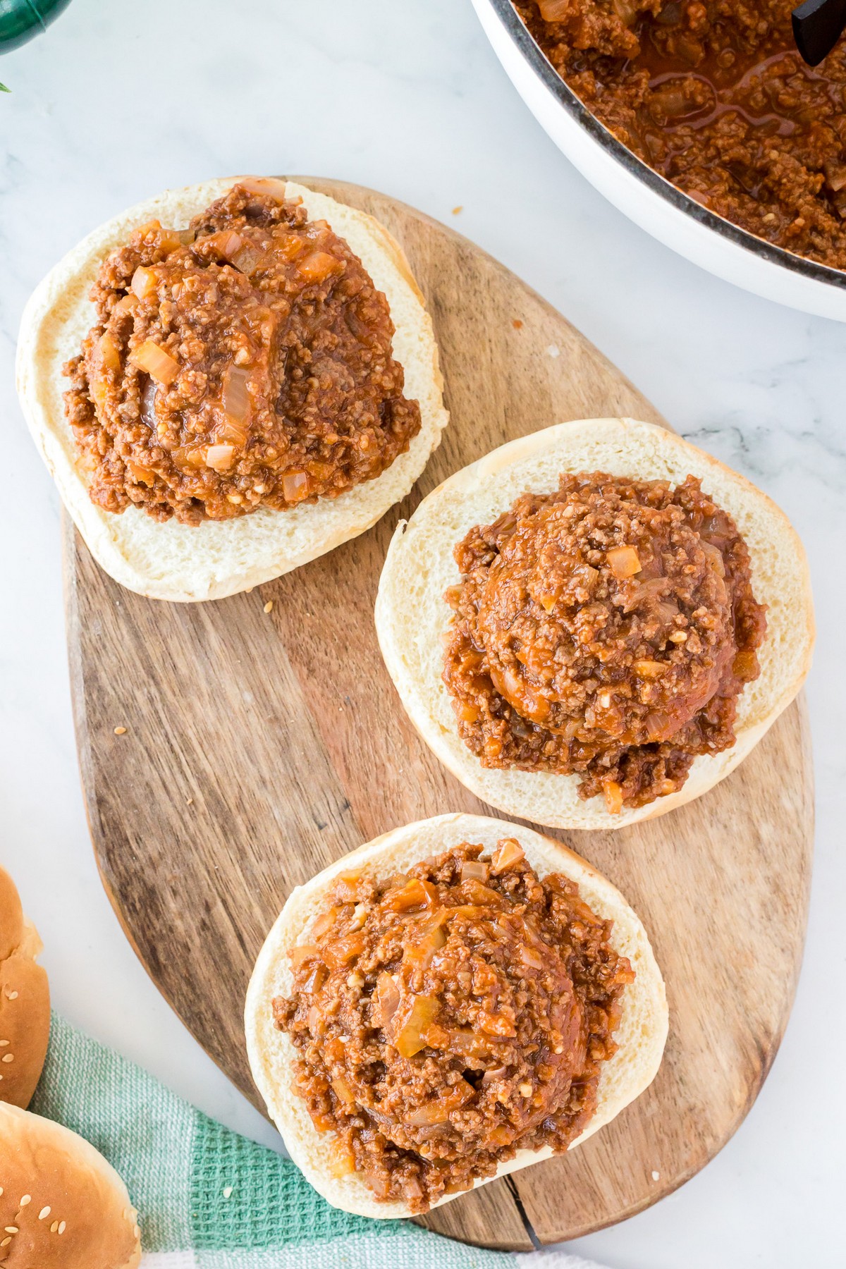 making sloppy joe sandwiches