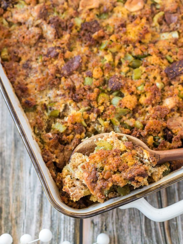 Soul Food Cornbread Dressing