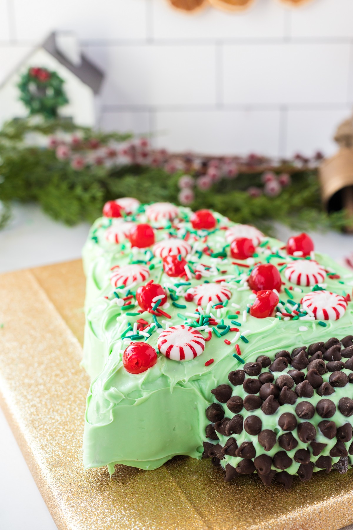 https://www.southerncravings.com/wp-content/uploads/2022/10/Christmas-Tree-Cake-20.jpg