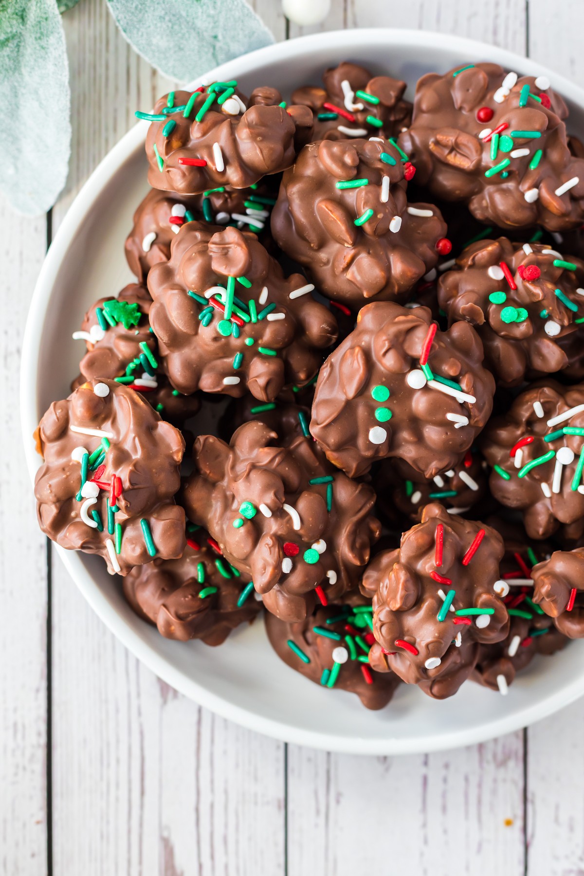 chocolate almond bark with christmas sprinkles