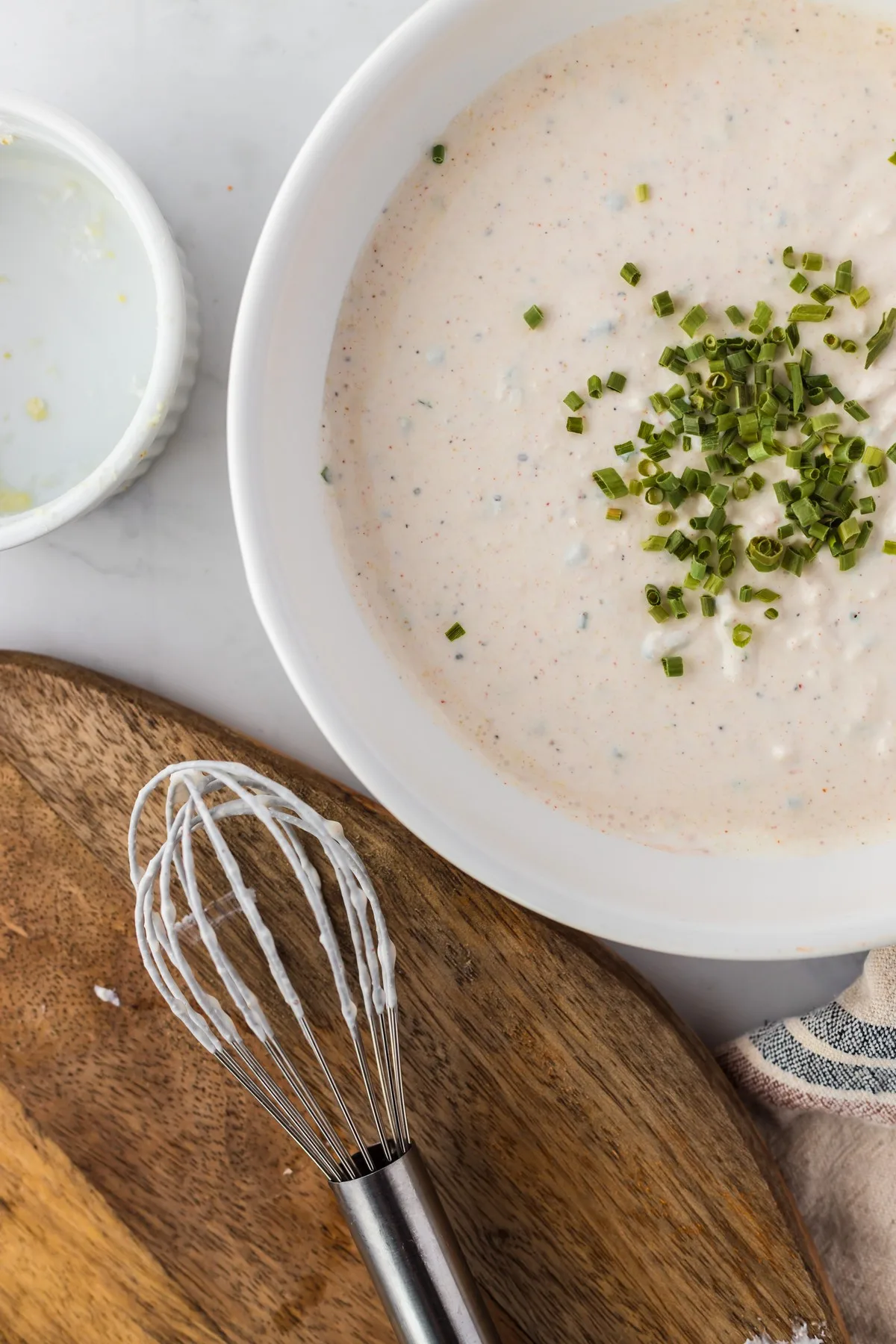 horseradish cream sauce in bowl