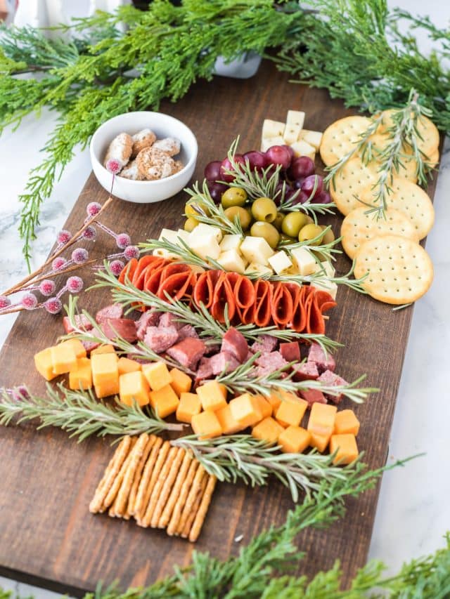 Christmas Charcuterie Board Story