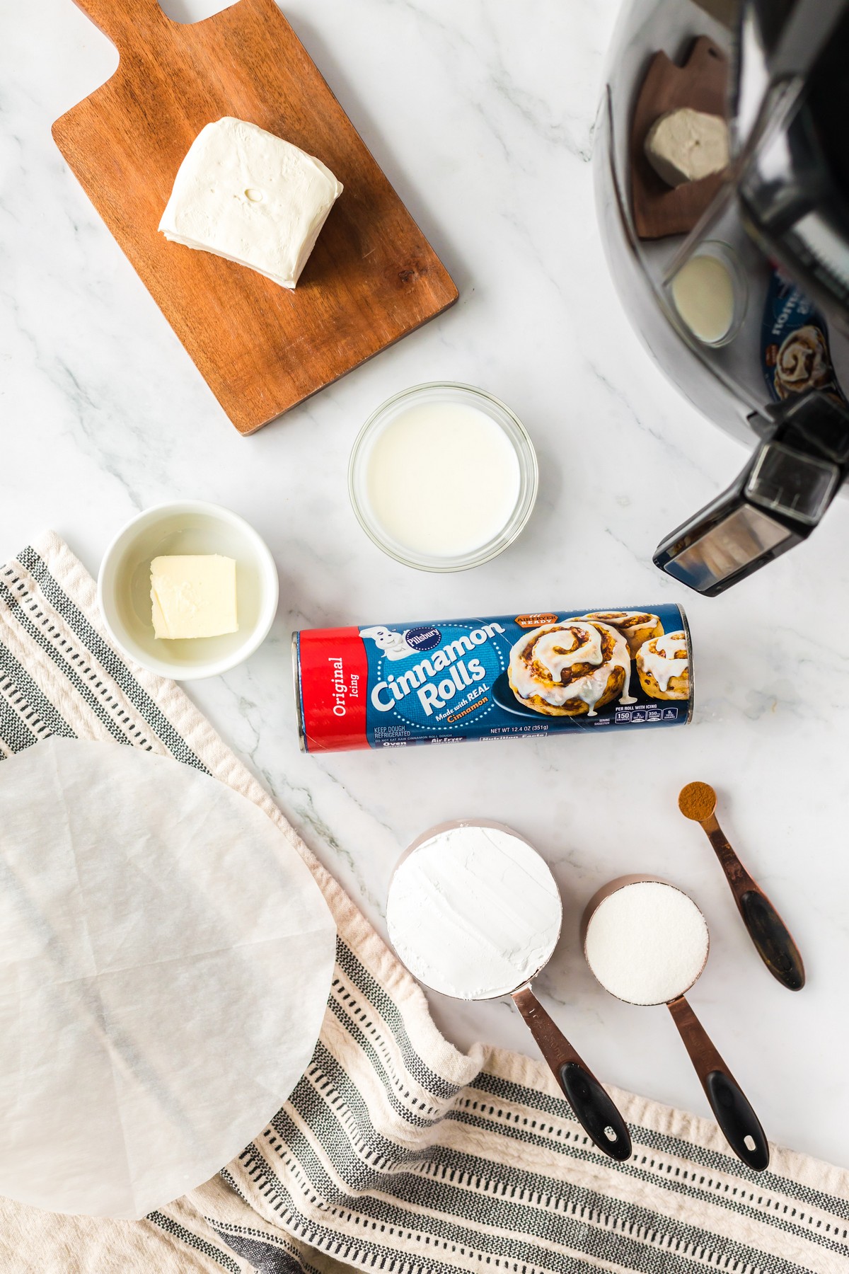 air fryer cinnamon roll ingredients