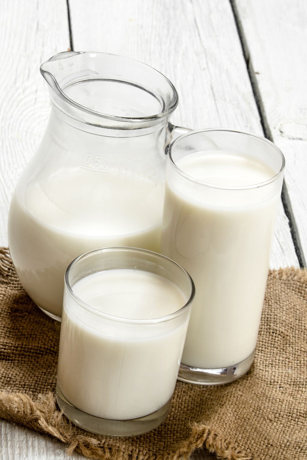 glasses of milk and heavy cream