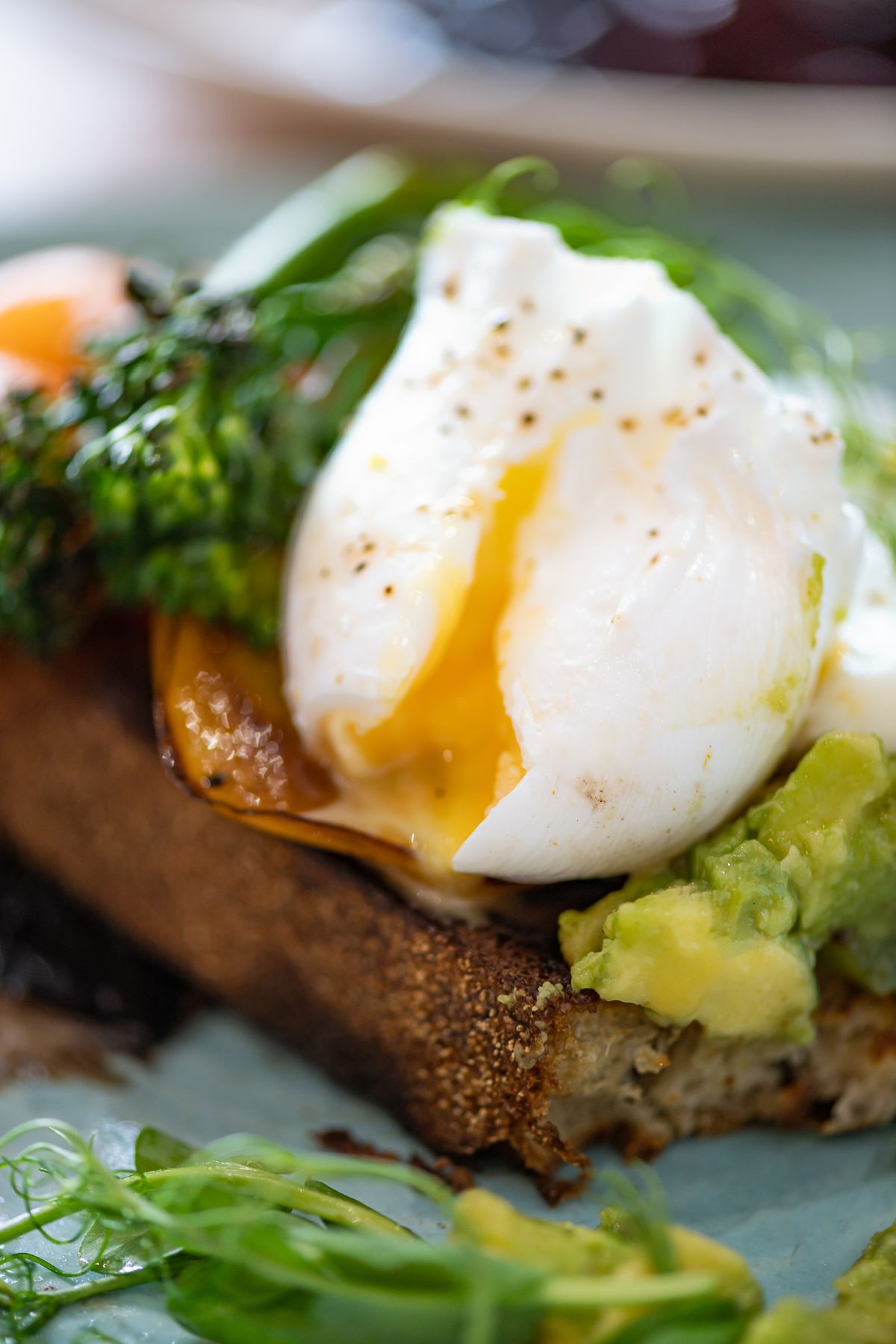 air fryer poached egg with runny yolk