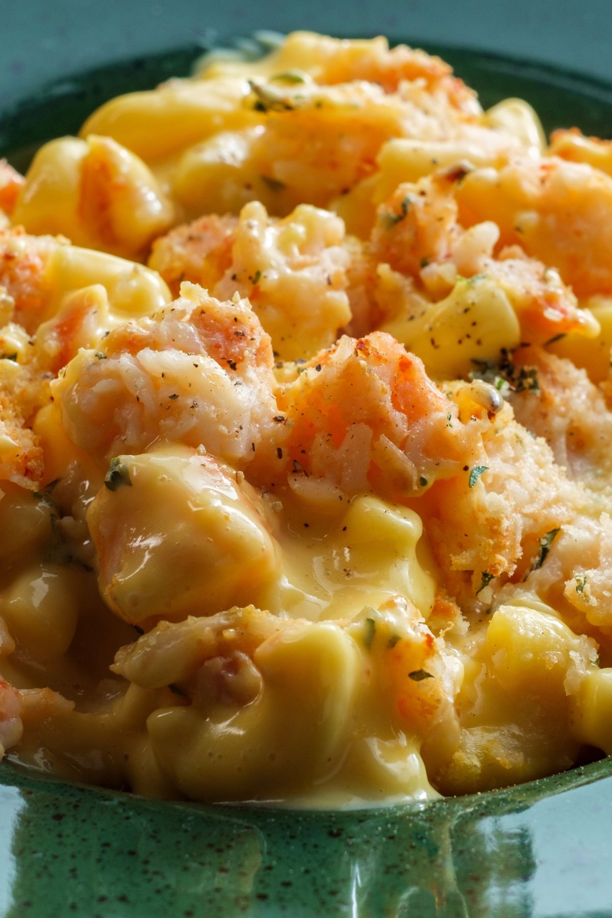 seafood Mac and cheese in green bowl