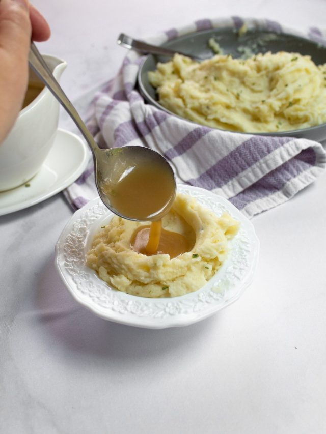 How to Make Easy Turkey Gravy (with Drippings or Stock!) Story